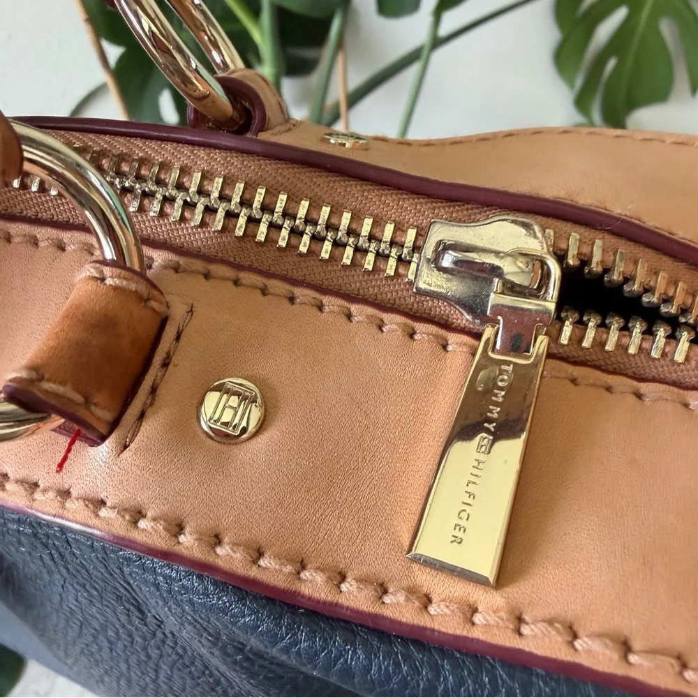 LTD ED 2014 Naomi Watts Tommy Hilfiger Leather Bag Navy Tan Tassel STUNNING